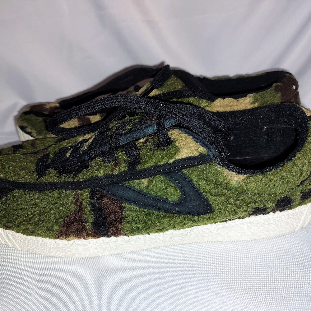 Tretorn® Nylite Plus Sneakers in Camo Faux Shearling Women’s 8